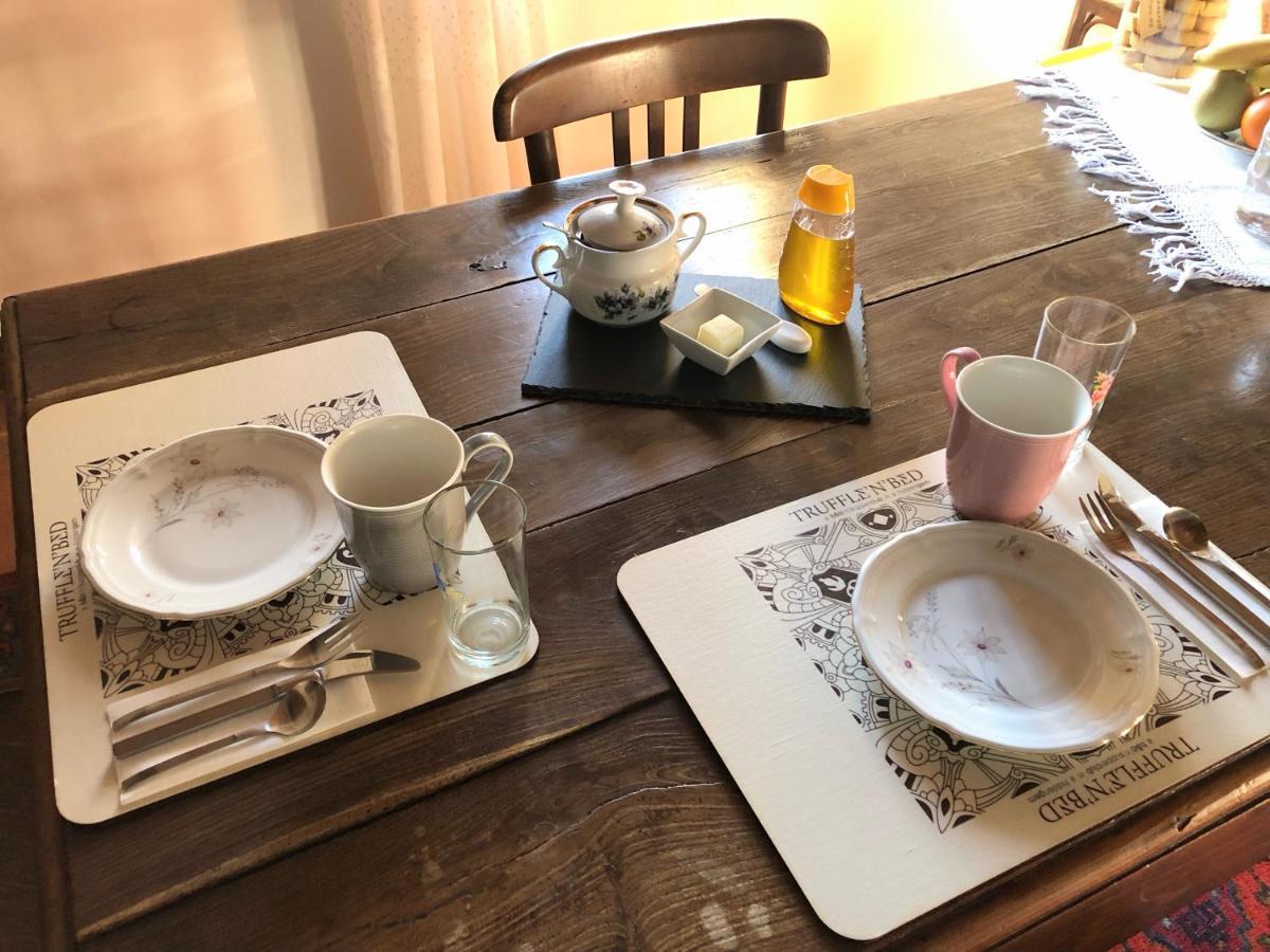 Truffle'N'Bed Bed & Breakfast San Giovanni d'Asso Bagian luar foto